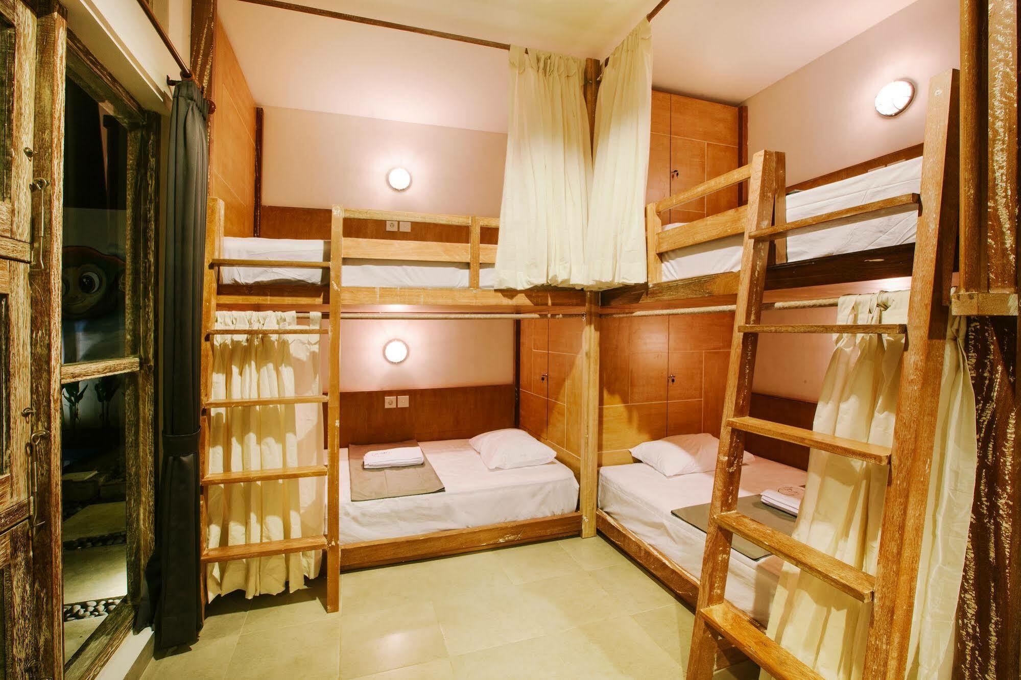 קוטה לומבוק Lokal Bali Hostel מראה חיצוני תמונה