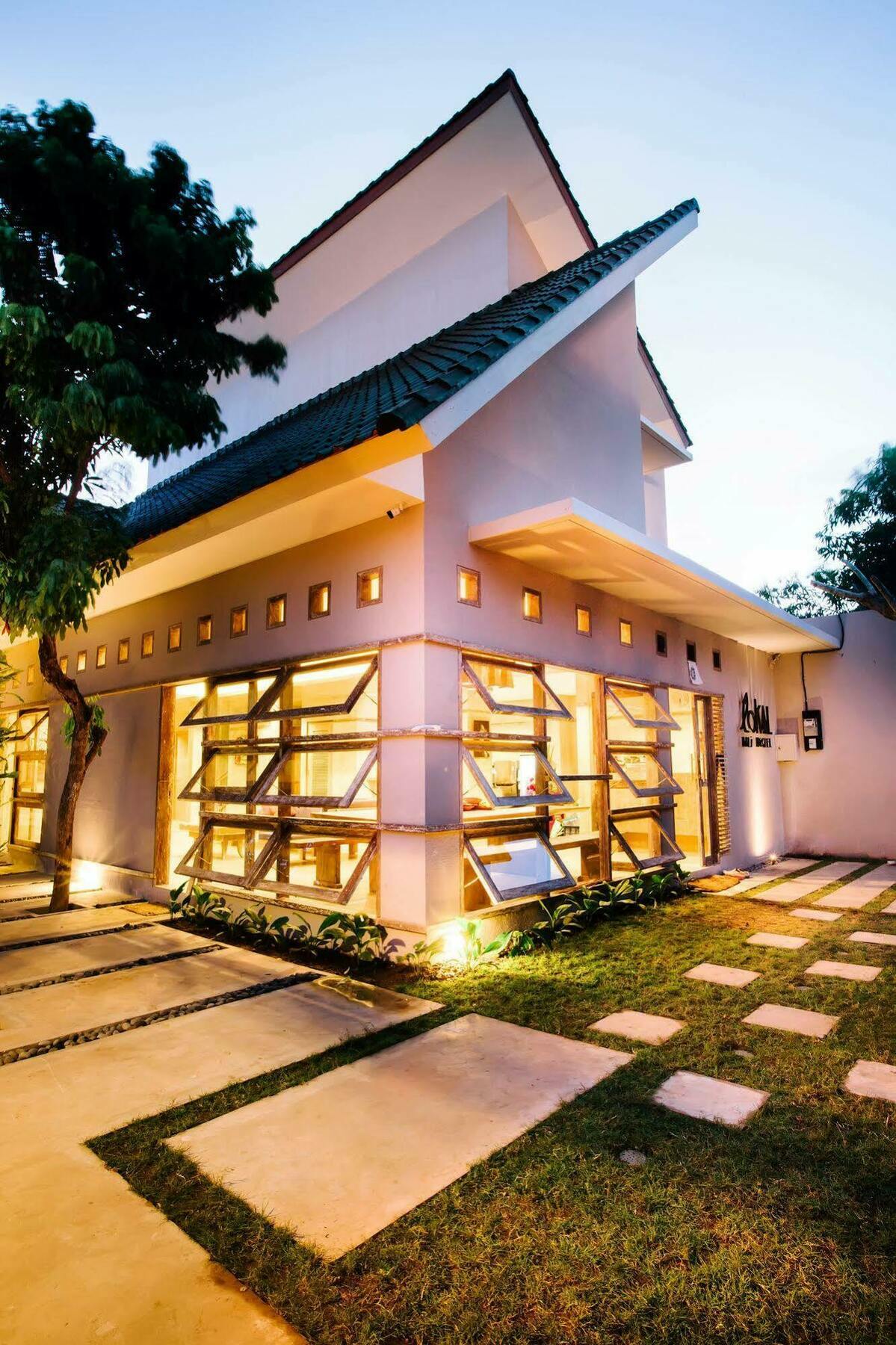 קוטה לומבוק Lokal Bali Hostel מראה חיצוני תמונה